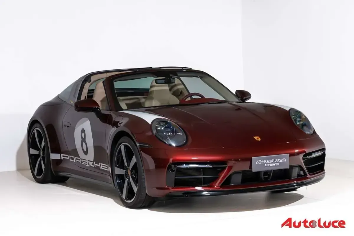 Usata Porsche 992 Edition 450 CV (330 kW) 2021 Rosso ciliegia metallizzato Cabrio