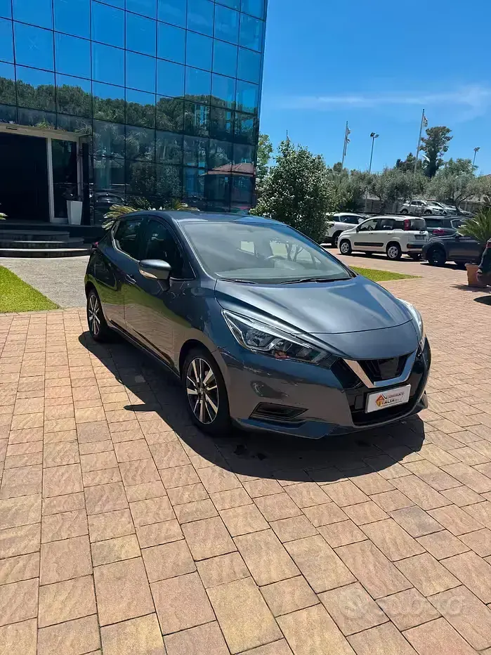 Usata Nissan Micra N-Connecta 90 CV (66 kW) 2017 Grigio Utilitaria