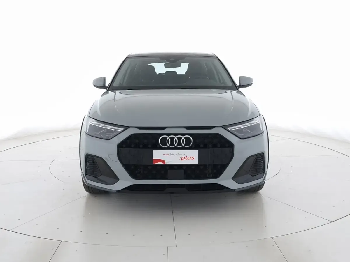 Usata Audi A1 Business 110 CV (80 kW) 2023 1x grigio freccia perlato SUV