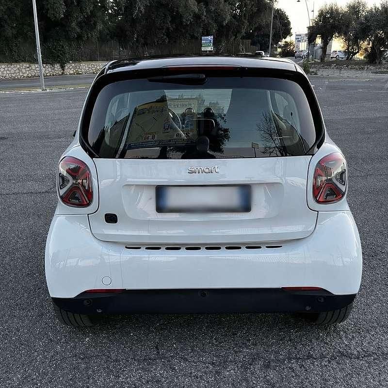 Usata Smart ForTwo Coupé Prime 41 kW (56 CV) 2022 Utilitaria