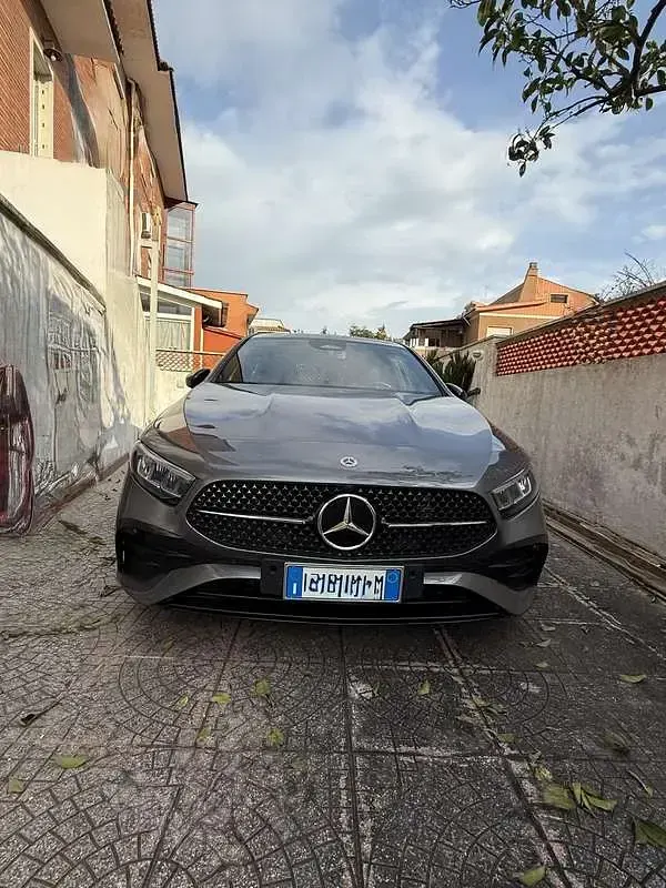 Usata Mercedes A200 AMG line 150 CV (110 kW) 2025 Grigio Berlina