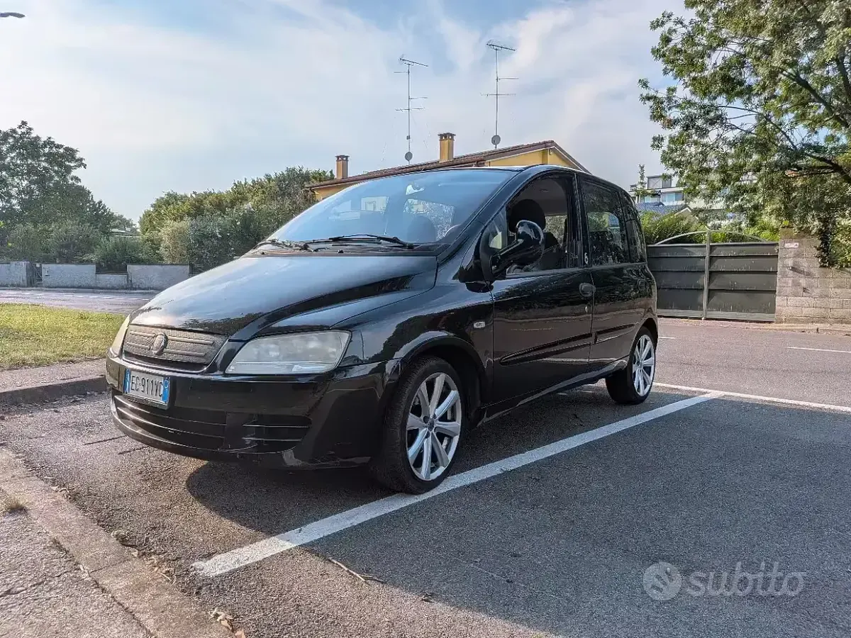 Usata Fiat Multipla Active 120 CV (88 kW) 2010 Nero Monovolume