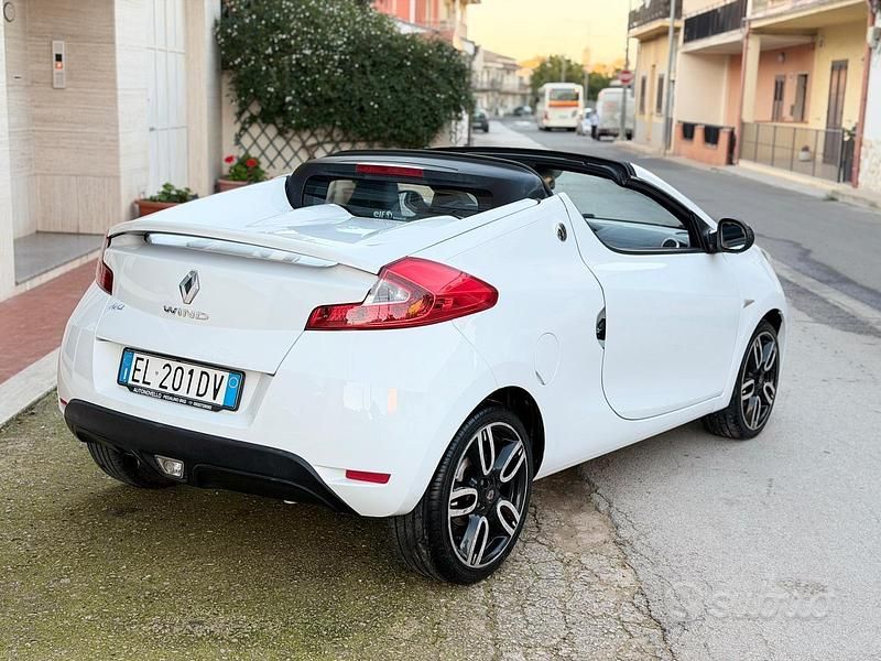Usata Renault Wind 101 CV (74 kW) 2011 Bianco Cabrio