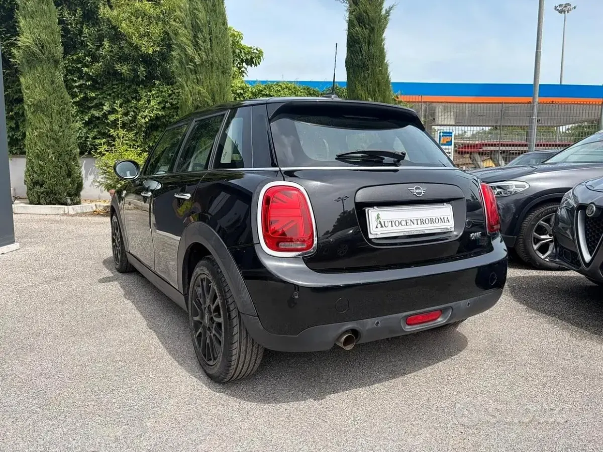 Usata Mini ONE Hype 102 CV (75 kW) 2020 Nero Utilitaria