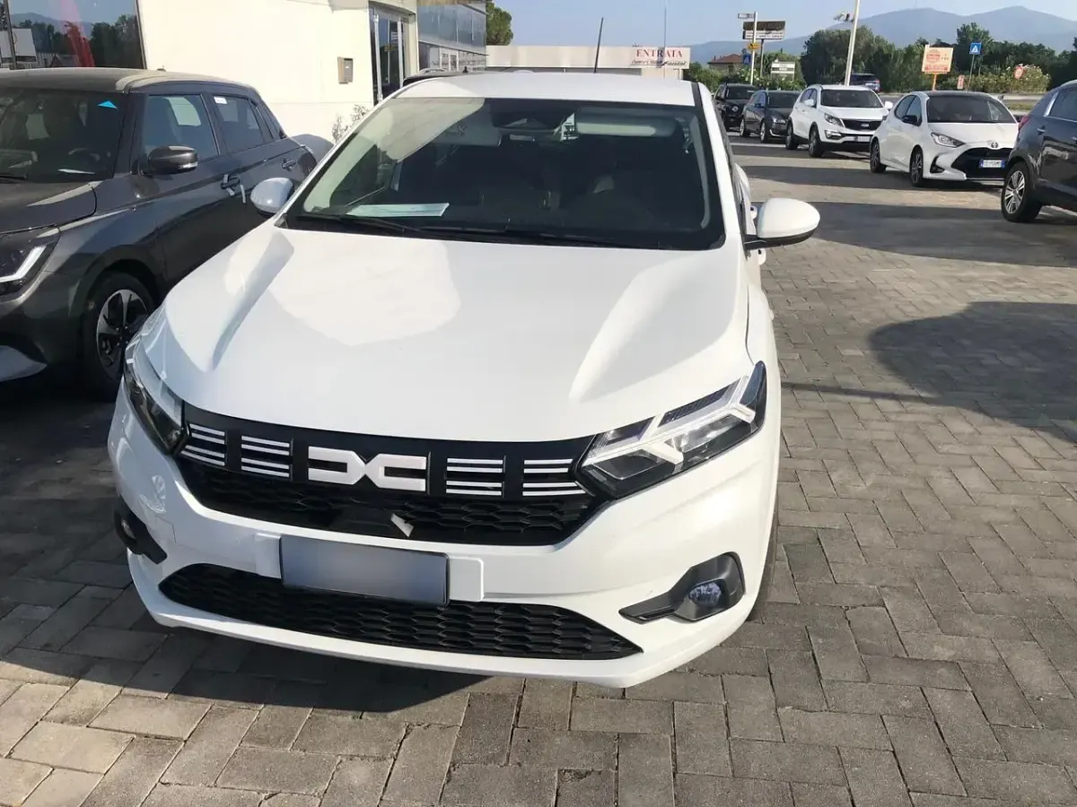 Usata Dacia Sandero Essentiel 66 CV (48 kW) 2025 Bianco Berlina