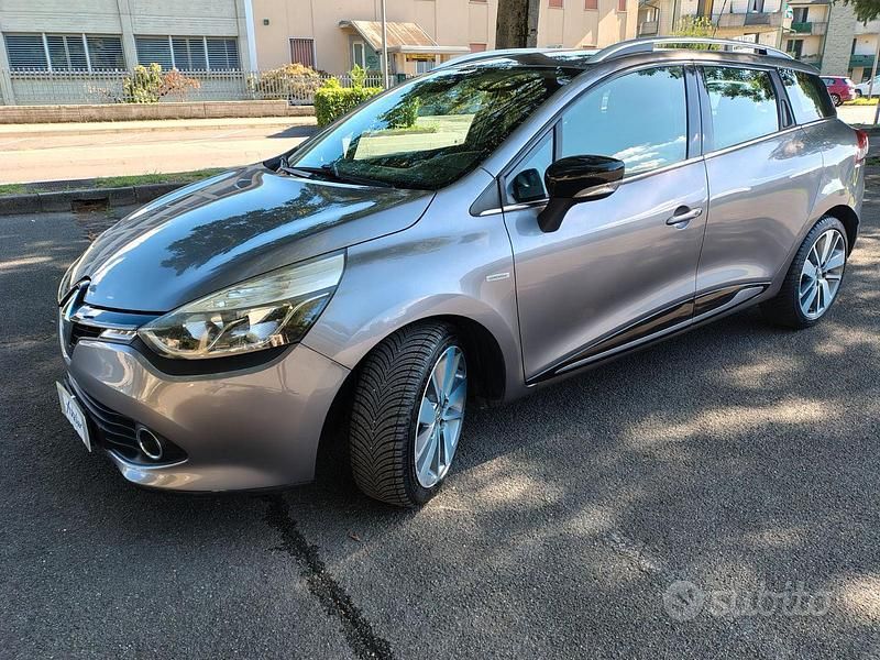 Grigio Usata 2015 Renault Clio GrandTour Station wagon | 4900 € (Super prezzo) - Immagine 1/4