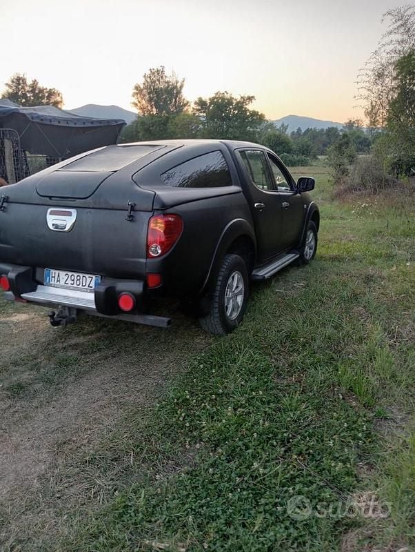 Usata Mitsubishi L200 136 CV (100 kW) 2009 Nero Pick-up