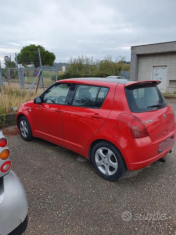 Usata Suzuki Swift 75 CV (55 kW) 2007 Rosso Utilitaria