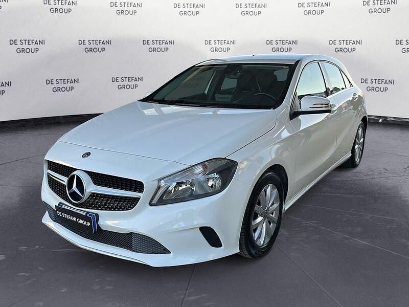 Bianco Usata 2018 Mercedes A160 Business Due volumi | 15.300 € (Buon prezzo) - Immagine 1/4