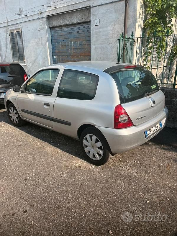 Usata Renault Clio II 2003 Grigio Utilitaria