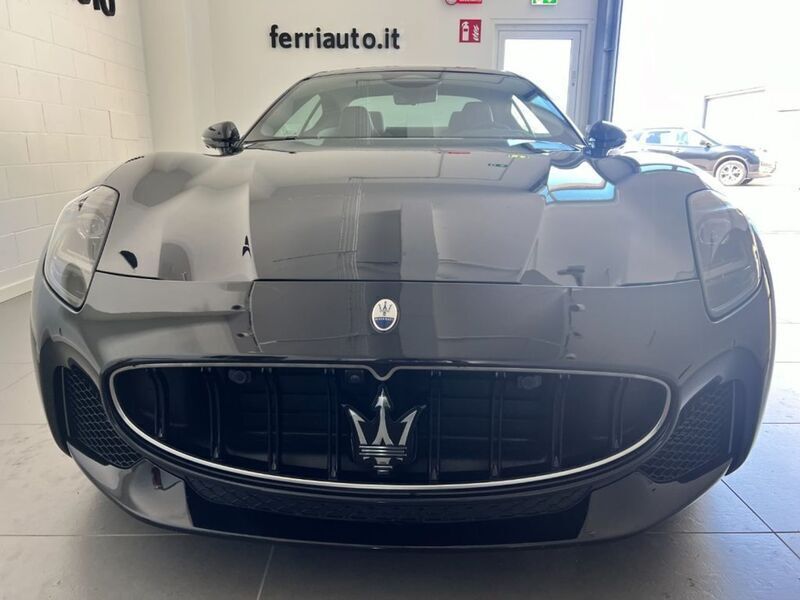 Usato 2023 Maserati Granturismo 3.0 Benzin 490 CV (195.000 €)