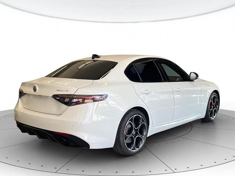 Nuova Alfa Romeo Giulia Veloce 160 CV (117 kW) 2025 Bianco alfa Berlina