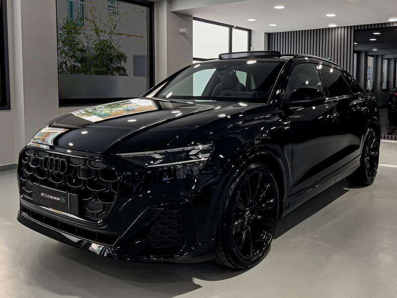 Nero Usata 2024 Audi Q8 S-Line SUV | 108.900 € - Immagine 1/4