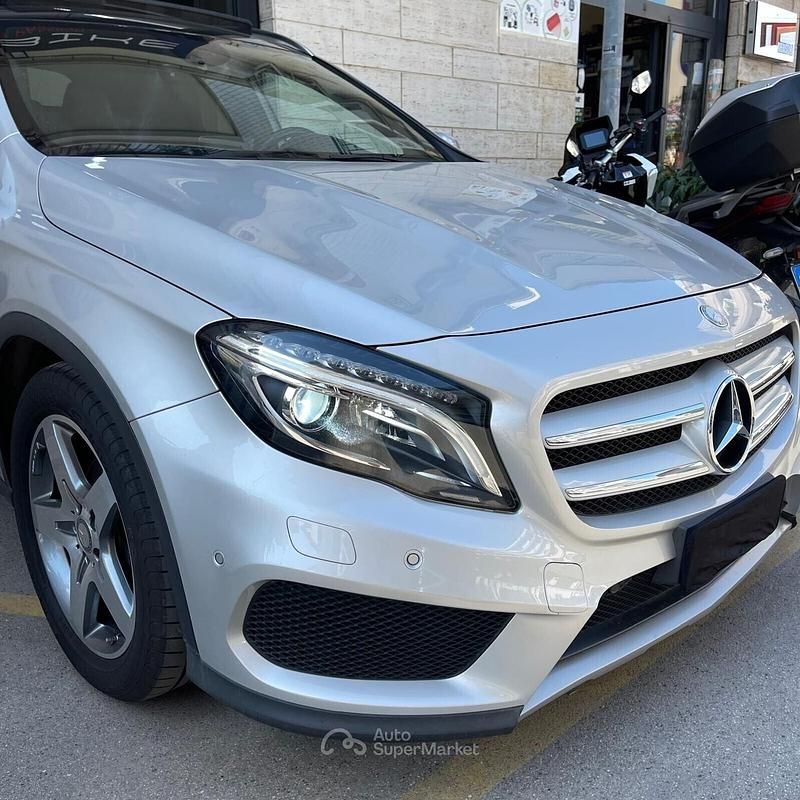 Usata Mercedes GLA200 Premium 136 CV (100 kW) 2014 Argento SUV