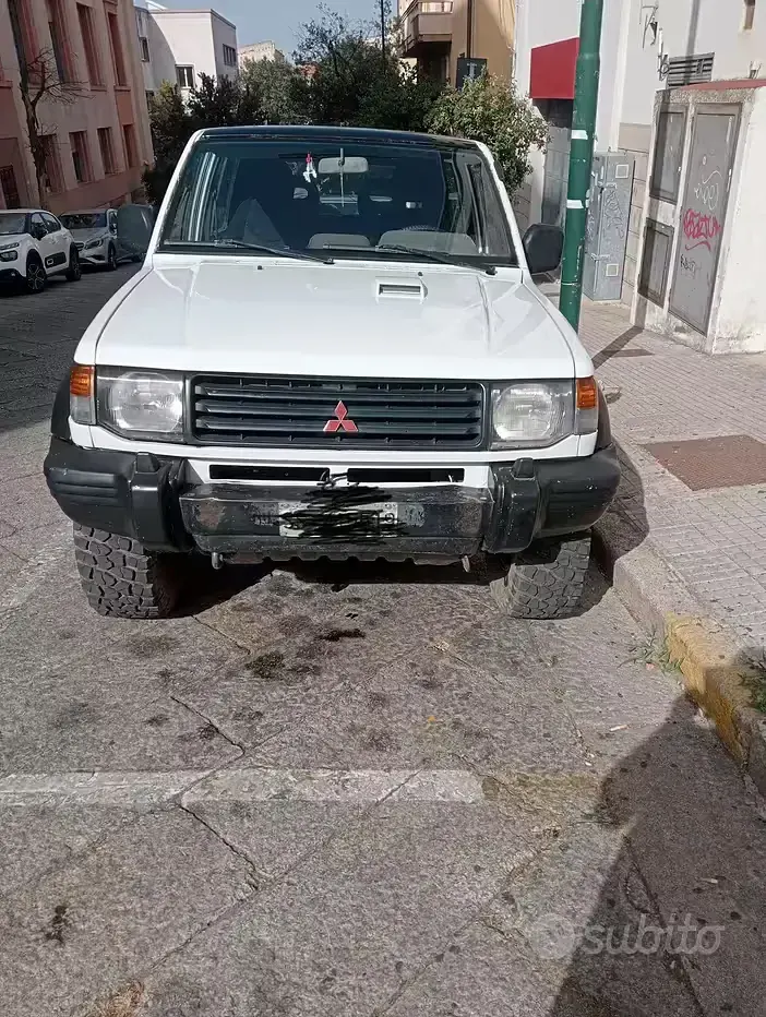 Usata Mitsubishi Pajero 100 CV (73 kW) 1992 Bianco SUV