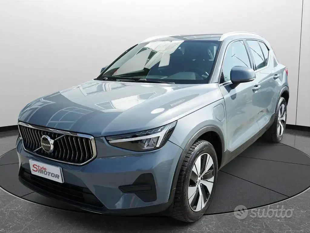 Usata Volvo XC40 Core 179 CV (131 kW) 2022 Grigio SUV