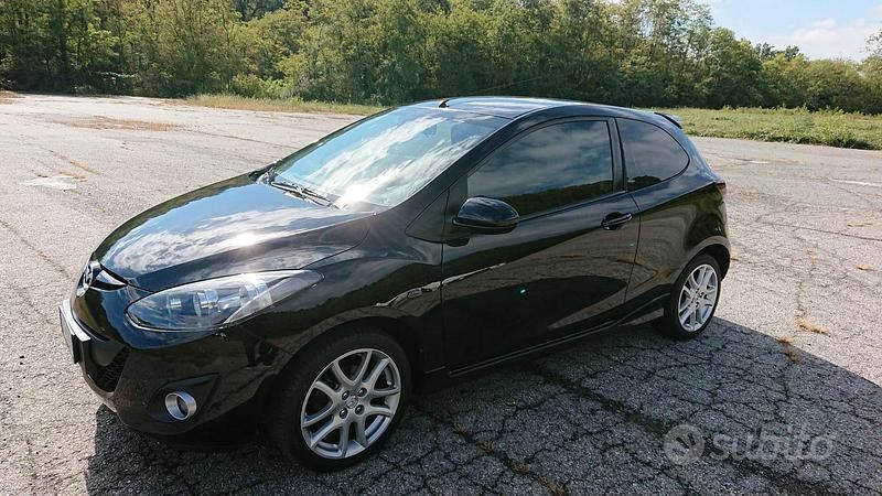 Usata Mazda 2 Sporty 84 CV (61 kW) 2011 Nero Utilitaria