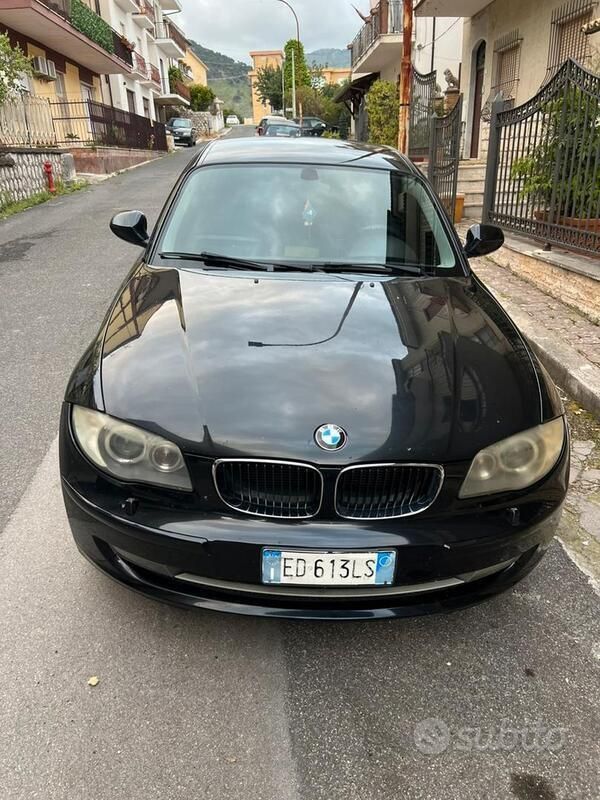 Usata BMW 116 116 CV (85 kW) 2011 Nero Utilitaria