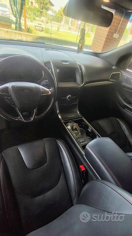 Usata Ford Edge 238 CV (175 kW) 2020 Grigio SUV