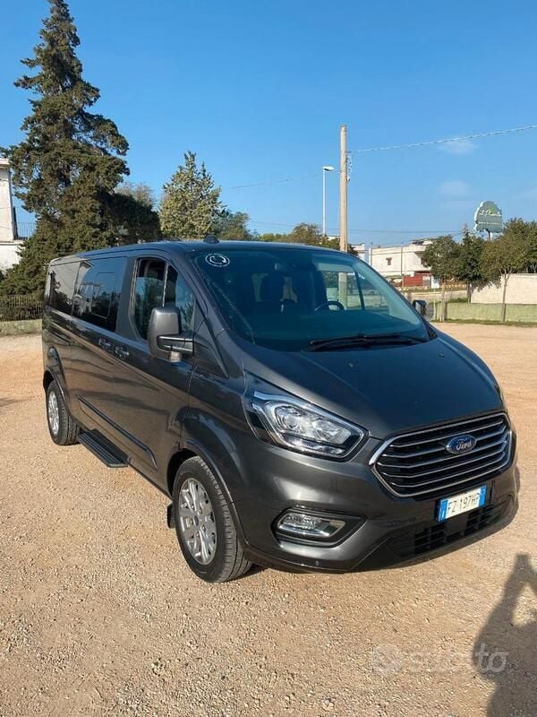 Usata Ford Tourneo Custom S 188 CV (138 kW) 2020 Grigio Furgone