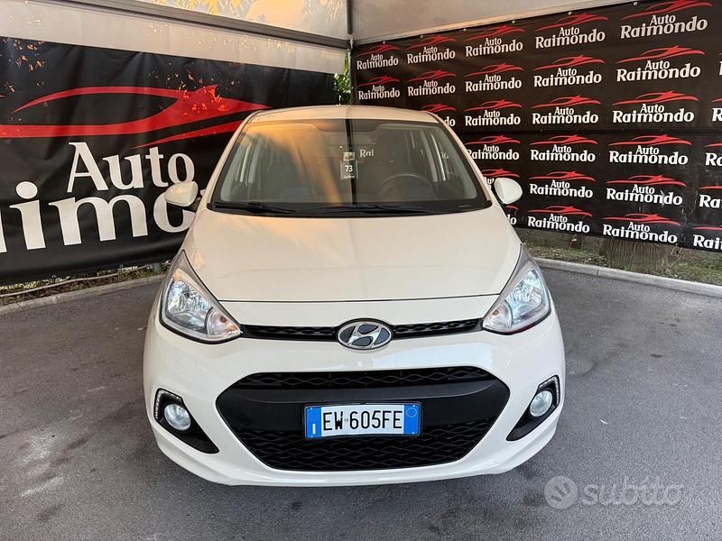 Usata Hyundai i10 69 CV (50 kW) 2014 Beige Utilitaria