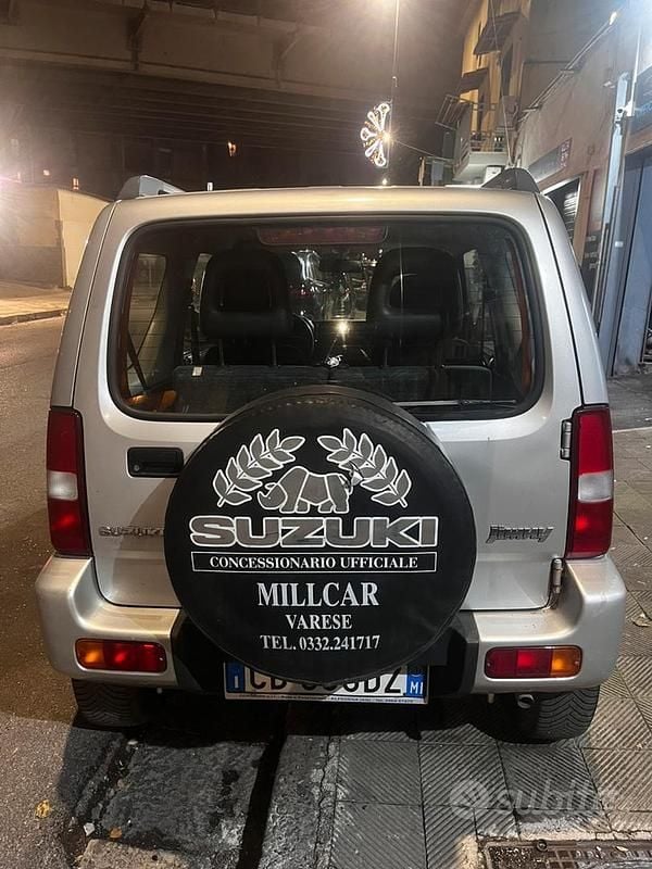 Usata Suzuki Jimny 82 CV (60 kW) 2002 Grigio SUV