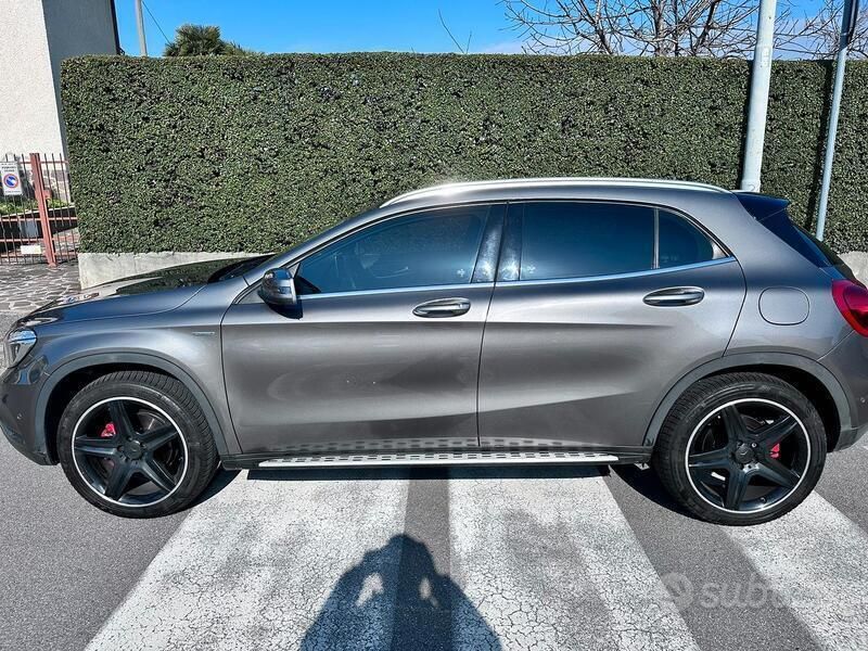 Grigio Usata 2016 Mercedes GLA200 Edition SUV | 17.900 € (Buon prezzo) - Immagine 1/4