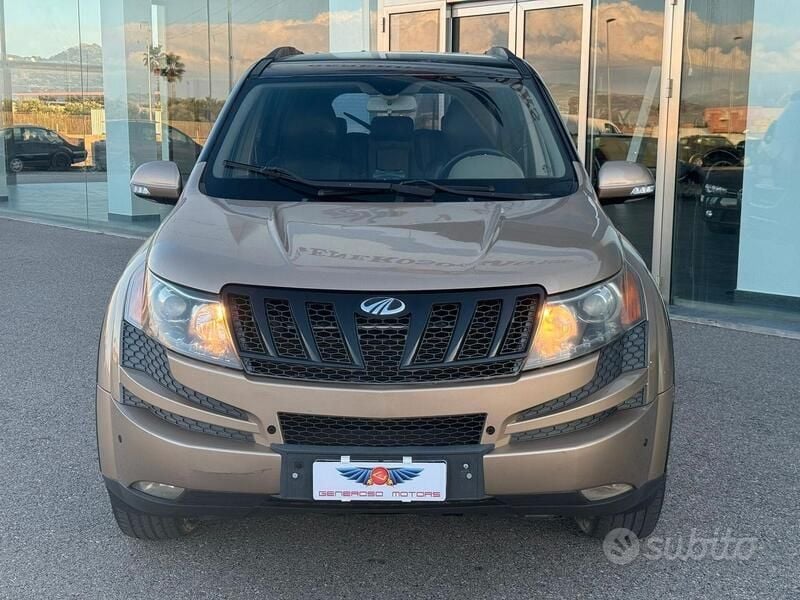 Usata Mahindra XUV500 140 CV (102 kW) 2013 Oro SUV