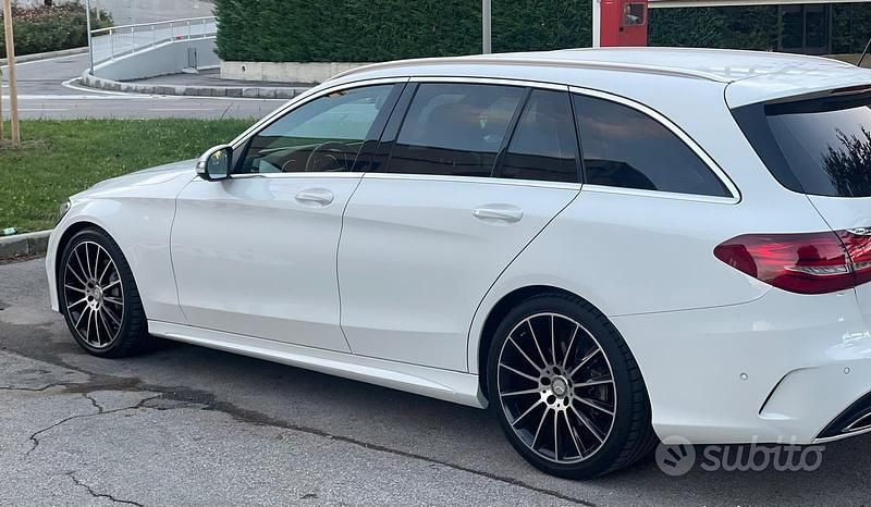Usata Mercedes C220 AMG 170 CV (125 kW) 2016 Bianco Berlina
