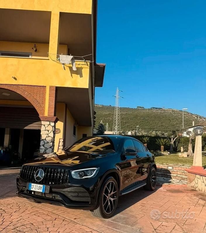 Usata Mercedes GLC300 AMG 250 CV (183 kW) 2021 Nero Coupé