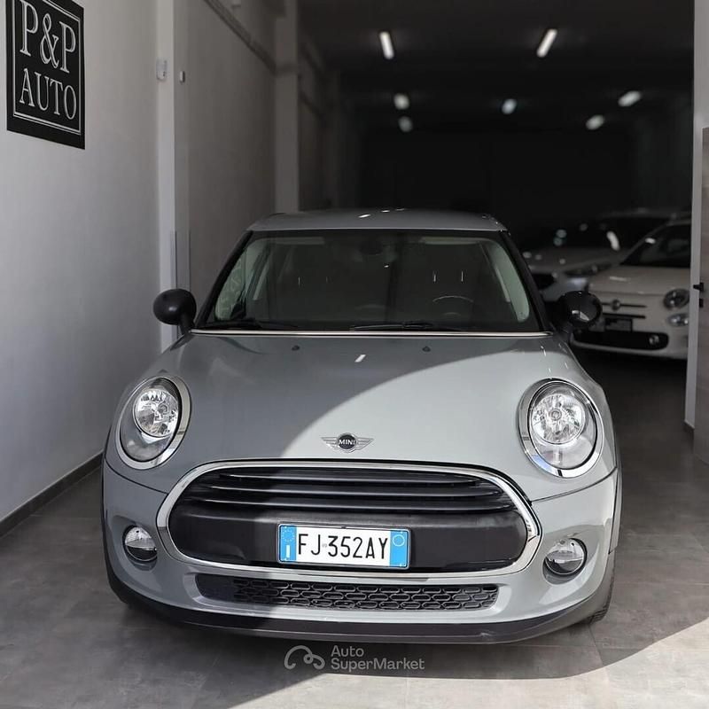 Grigio Usata 2017 Mini Cooper D Hype Due volumi | 12.300 € (Ottimo prezzo) - Immagine 1/4