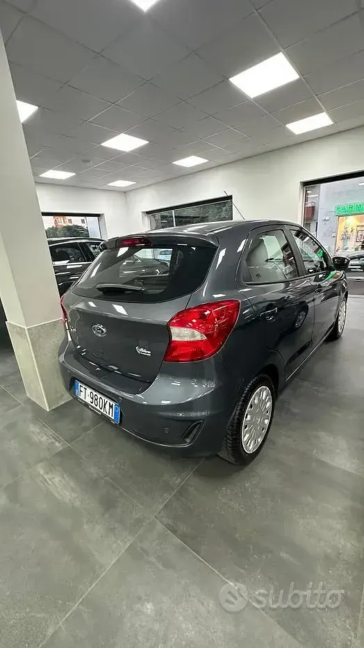 Usata Ford Ka 71 CV (52 kW) 2018 Grigio Berlina