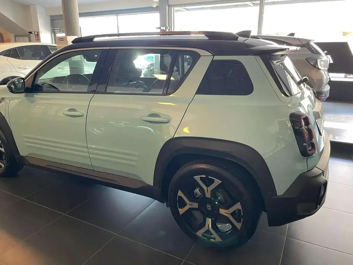 Usata Renault 4 E-Tech Komfort 77 kW (106 CV) 2025 Bestyle hautsdefrance SUV