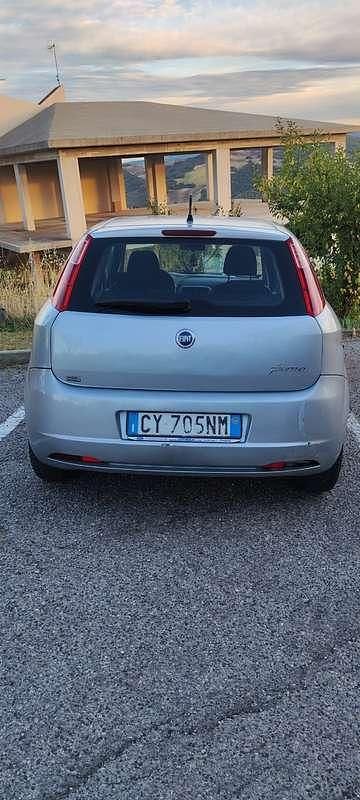 Usata Fiat Grande Punto Dynamic 75 CV (55 kW) 2006 Argento Utilitaria
