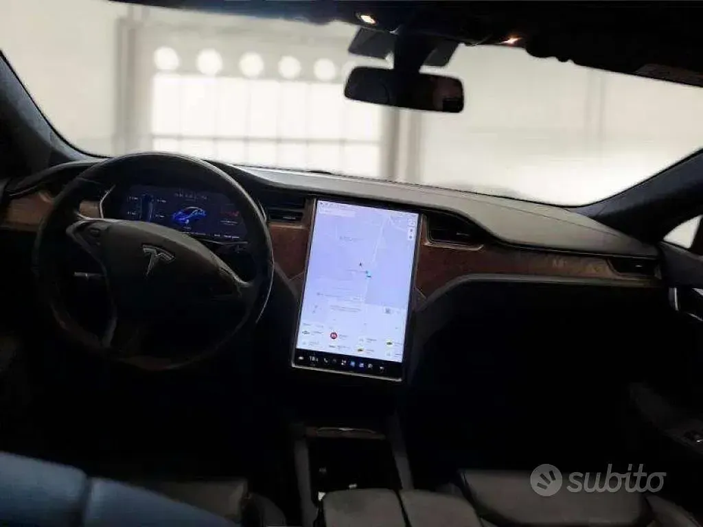Usata Tesla Model S 158 kW (215 CV) 2020 Blu/azzurro Utilitaria