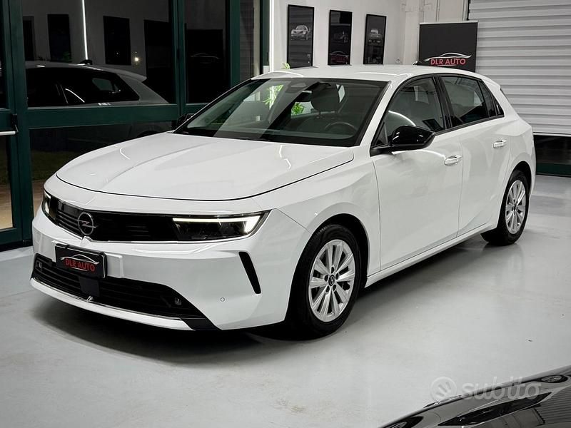 Usata Opel Astra Edition 131 CV (96 kW) 2023 Bianco Berlina