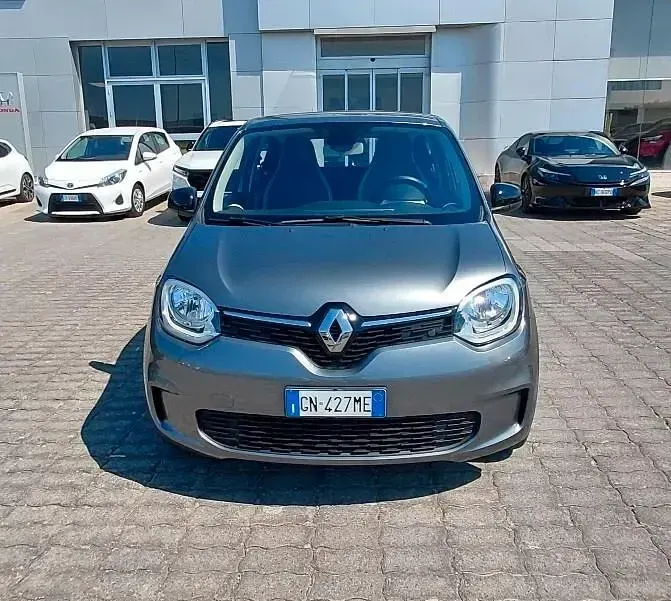 Usata Renault Twingo Techno 30 kW (42 CV) 2023 Grigio Utilitaria