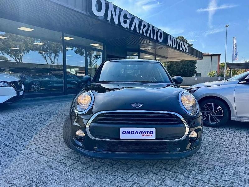 Usata Mini ONE 102 CV (75 kW) 2019 Nero Utilitaria