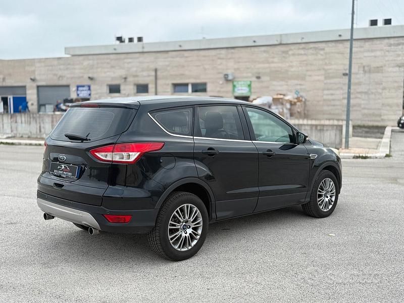 Usata Ford Kuga Titanium 140 CV (102 kW) 2014 Nero SUV