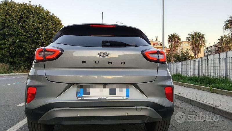 Begagnad Ford Puma Titanium 120 HK (88 kW) 2022 Grå SUV