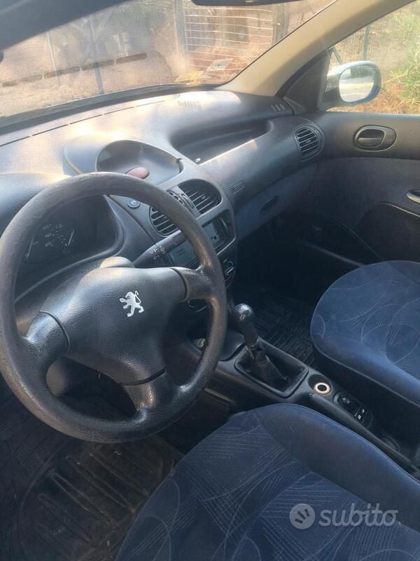 Usata Peugeot 206 75 CV (55 kW) 2001 Berlina