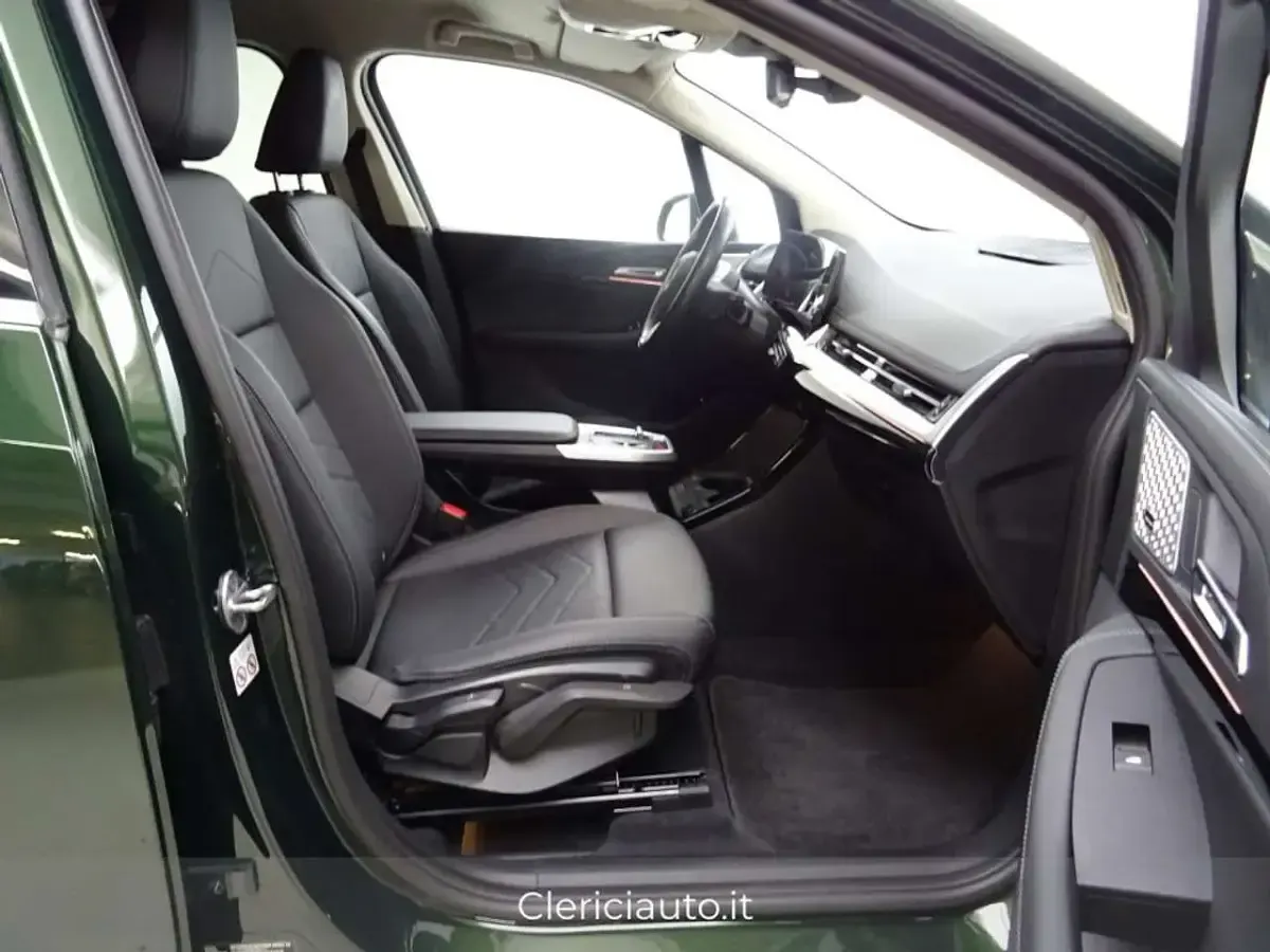 Usata BMW 223 Active Tourer Luxury Line 197 CV (144 kW) 2023 Verde Monovolume