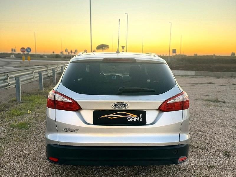 Usata Ford Focus Titanium 116 CV (85 kW) 2012 Grigio Station wagon