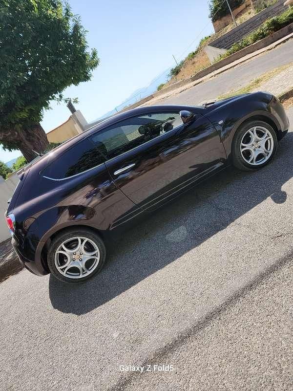 Nero Usata 2009 Alfa Romeo MiTo Distinctive Due volumi | 4000 € (Buon prezzo) - Immagine 1/4