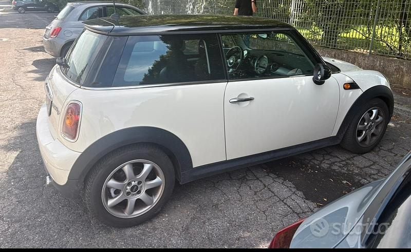 Usata Mini Cooper D 2008 Bianco Utilitaria
