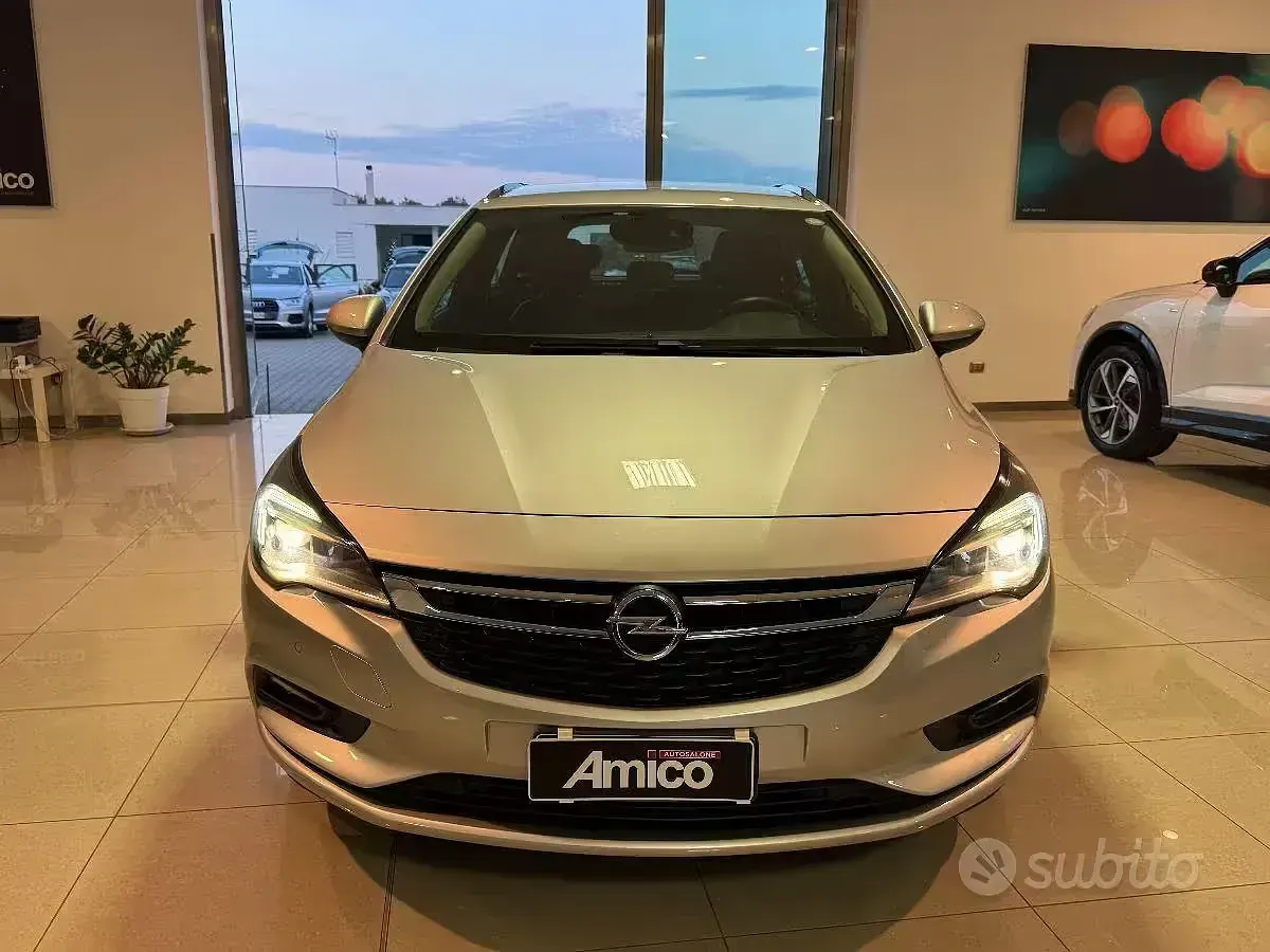 Usata Opel Astra Innovation 110 CV (80 kW) 2018 Grigio chiaro Station wagon