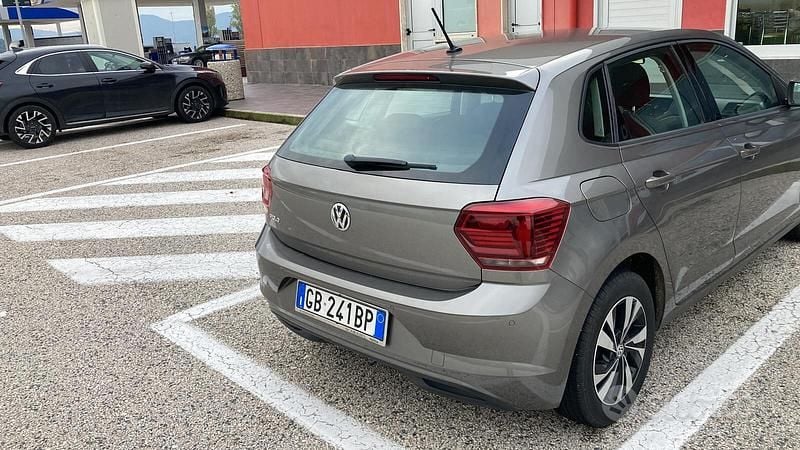 Usata VW Polo Comfortline 95 CV (69 kW) 2020 Grigio Berlina