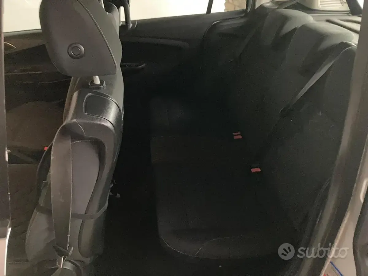 Usata Ford B-MAX 100 CV (73 kW) 2013 Grigio Monovolume