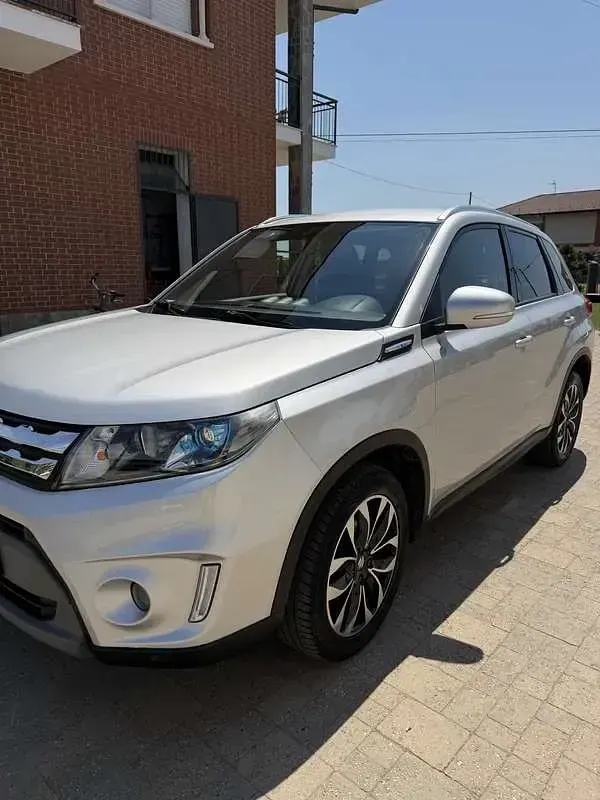 Usata Suzuki Vitara 120 CV (88 kW) 2015 Grigio SUV