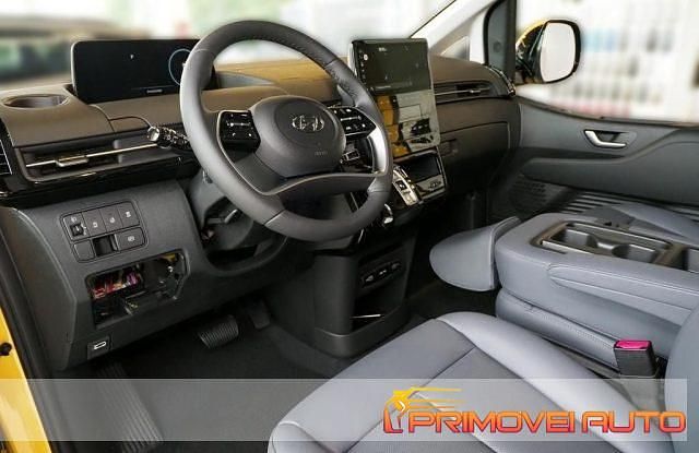 Usata Hyundai Staria Prime 177 CV (130 kW) 2024 Giallo Monovolume